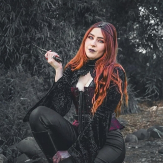 Steampunk vs Renaissance Fashion: Decoding Iconic Eras by The Pirate Dressing