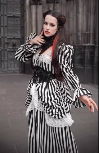 Medieval Dress Fashion Guide | Renaissance, Pirate & Steampunk Styling Ideas