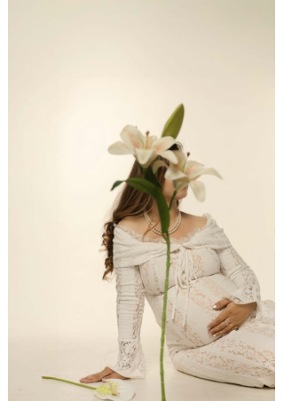 Elegant Pregnancy Shoot Done By – Impresio Studio