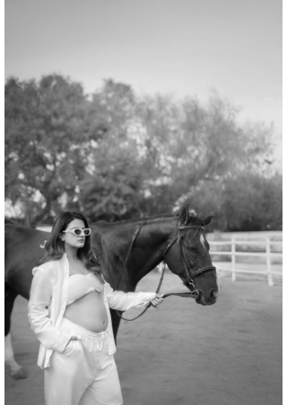 Affordable Maternity Shoot Near Me with Price Packages in Gurgaon