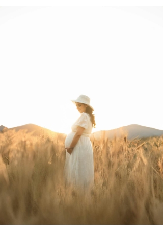 Best Indoor and Outdoor Maternity Shoot Near Me in Gurgaon