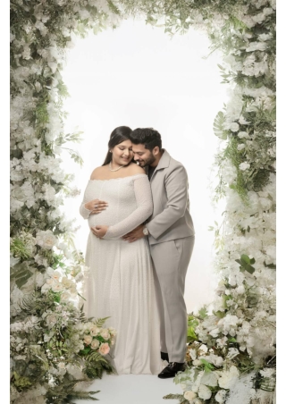 Premium Pregnant Photoshoot Packages in Hyderabad