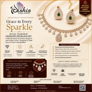 Graceful Gold Ring with Brilliant Diamonds